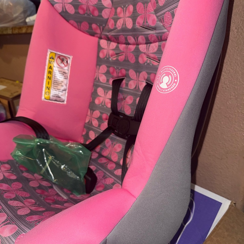 Pink Butterfly Kids Car Seat - Picture 5 of 5